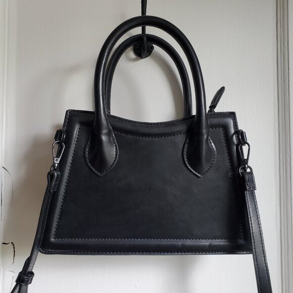 Black Aldo solid handbag with adjustable shoulder strap - Picture 1 of 4